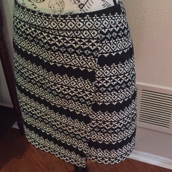 Boho Loft size 6P printed skirt with from flap - Picture 3 of 3